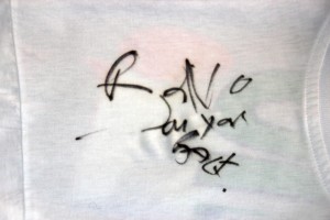 U2-Shirt-RattleAndHum-SignedBono   